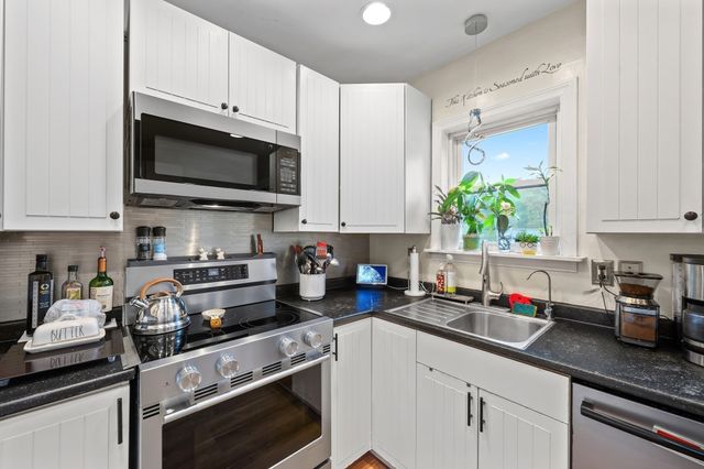 16 Field St, Auburn, MA 01501