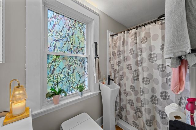 16 Field St, Auburn, MA 01501