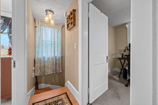 16 Field St, Auburn, MA 01501