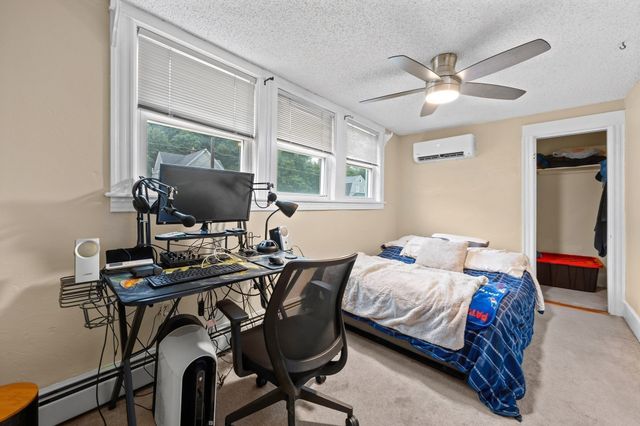 16 Field St, Auburn, MA 01501