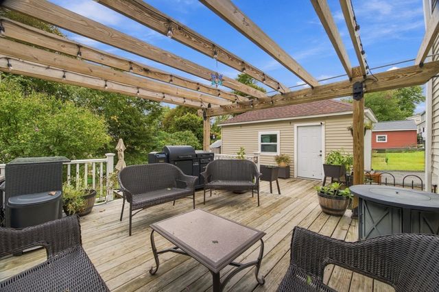 16 Field St, Auburn, MA 01501