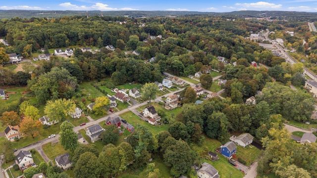 16 Field St, Auburn, MA 01501