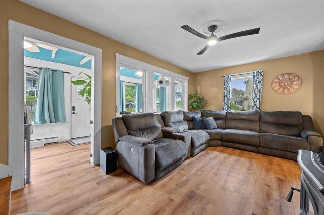 16 Field St, Auburn, MA 01501