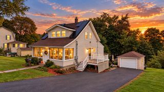 16 Field St, Auburn, MA 01501