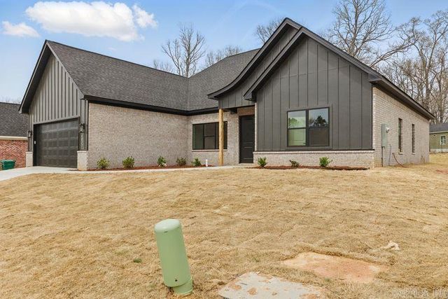 4822 Coronell, Bryant, AR 72002
