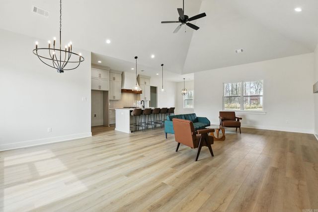 4822 Coronell, Bryant, AR 72002