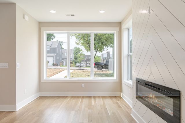 1726B Simpkins St, Nashville, TN 37208