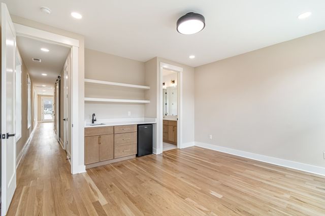 1726B Simpkins St, Nashville, TN 37208
