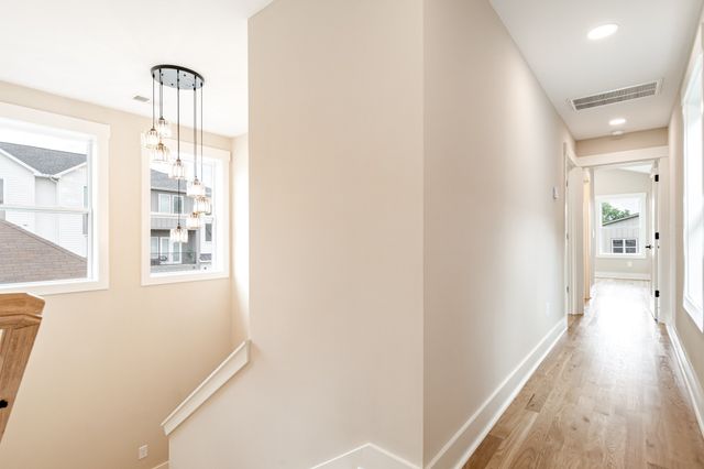 1726B Simpkins St, Nashville, TN 37208