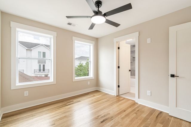 1726B Simpkins St, Nashville, TN 37208