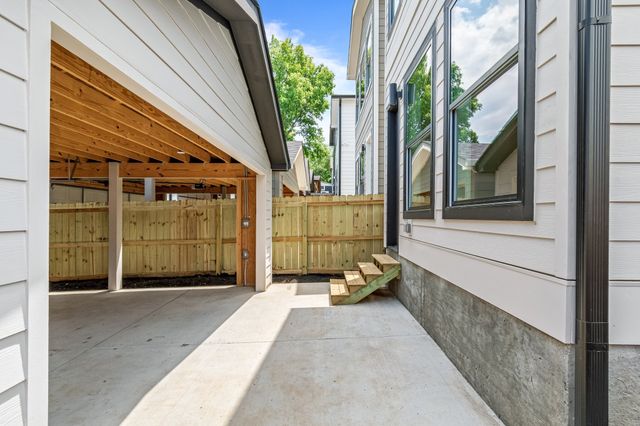 1726B Simpkins St, Nashville, TN 37208