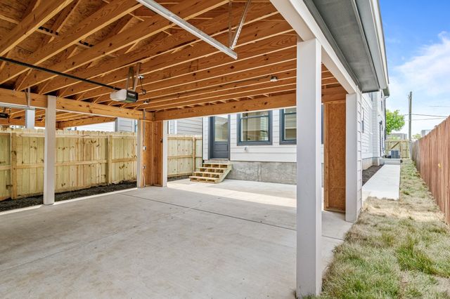 1726B Simpkins St, Nashville, TN 37208