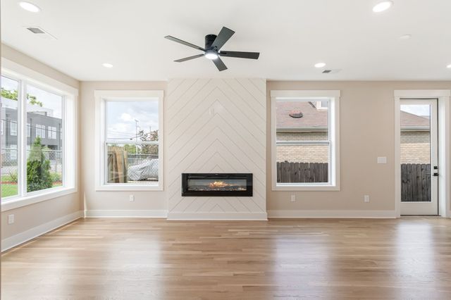 1726B Simpkins St, Nashville, TN 37208