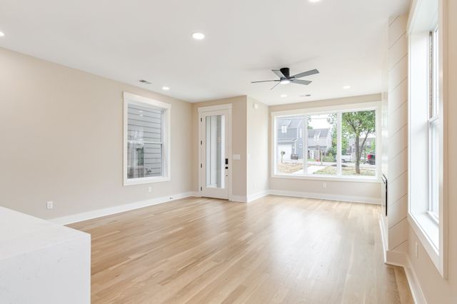 1726B Simpkins St, Nashville, TN 37208