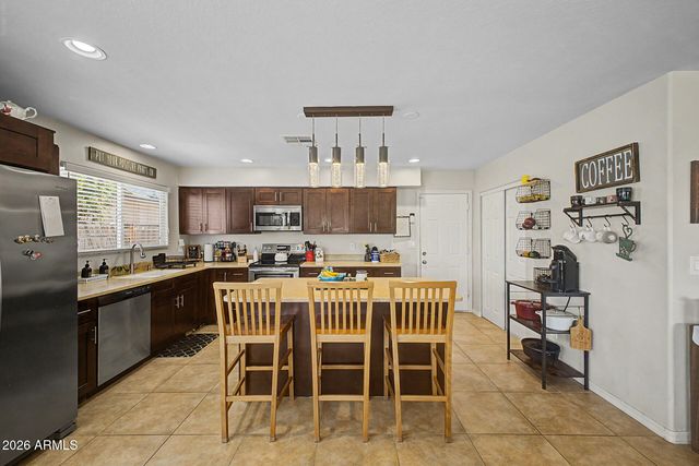 3027 W DALEY Lane, Phoenix, AZ 85027