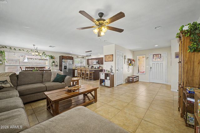 3027 W DALEY Lane, Phoenix, AZ 85027
