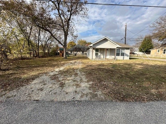 414 W Jefferson, Van Alstyne, TX 75495