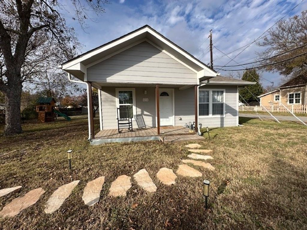 414 W Jefferson, Van Alstyne, TX 75495