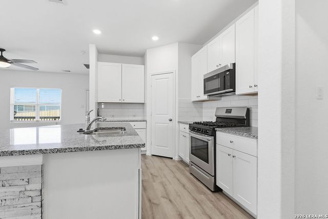 13019 Rosemary, St Hedwig, TX 78152