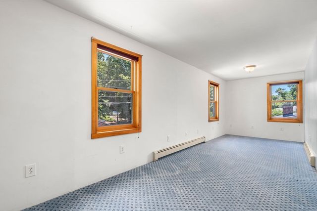 28 Pleasant St, Rockport, MA 01966