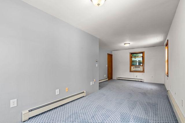 28 Pleasant St, Rockport, MA 01966
