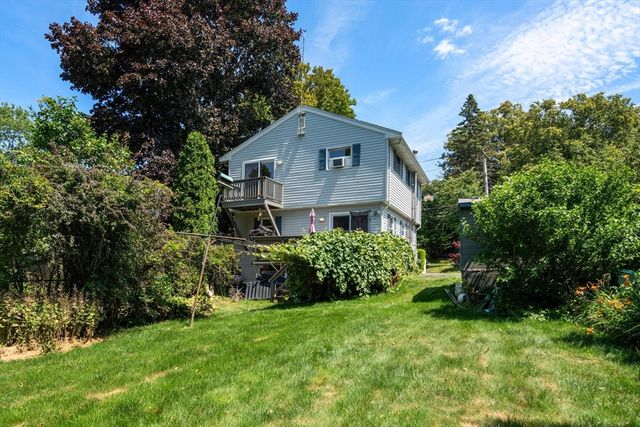 28 Pleasant St, Rockport, MA 01966