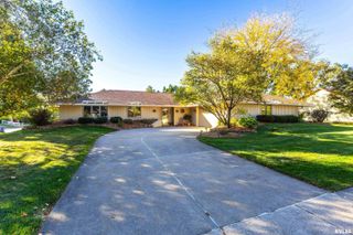 1005 W 58TH Street, Davenport, IA 52806