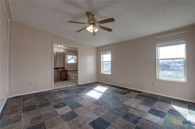 809 Crest Ct, Copperas Cove, TX 76522