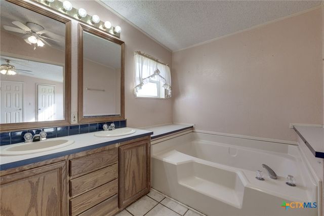 809 Crest Ct, Copperas Cove, TX 76522