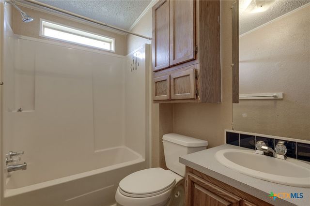 809 Crest Ct, Copperas Cove, TX 76522