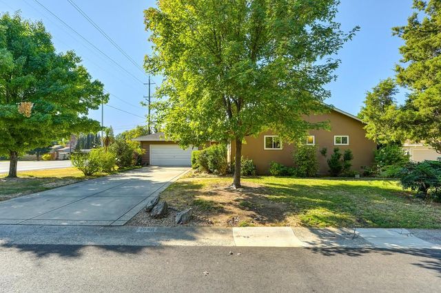 1056 Entrada Rd, Sacramento, CA 95864