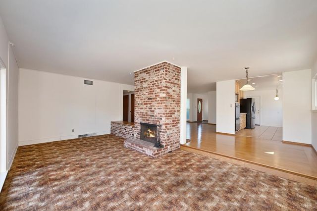 1056 Entrada Rd, Sacramento, CA 95864