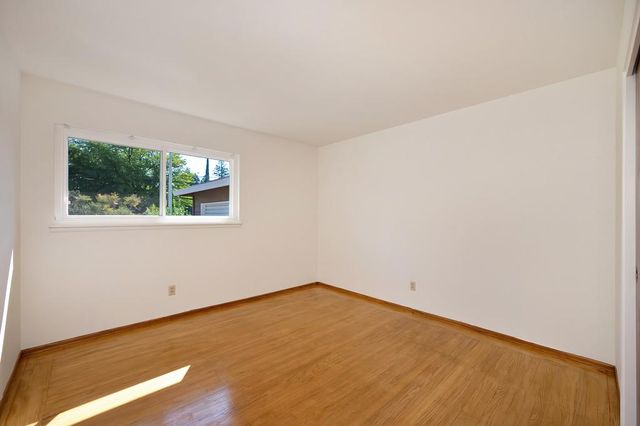 1056 Entrada Rd, Sacramento, CA 95864