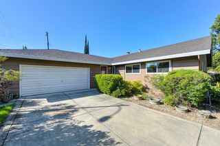 1056 Entrada Rd, Sacramento, CA 95864