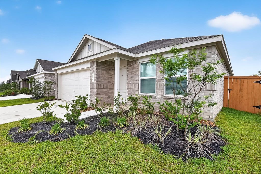 2623 American Ruby Drive, Rosharon, TX 77583
