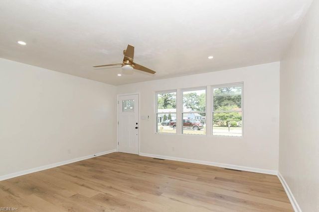 1224 Ormer RD, Chesapeake, VA 23325