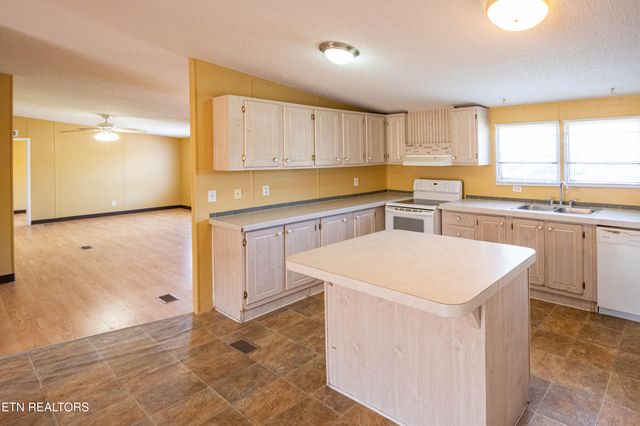284 Clearwater Ridge Rd, Maynardville, TN 37807