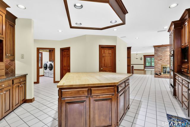 3 Eton Place, Farmington, CT 06032