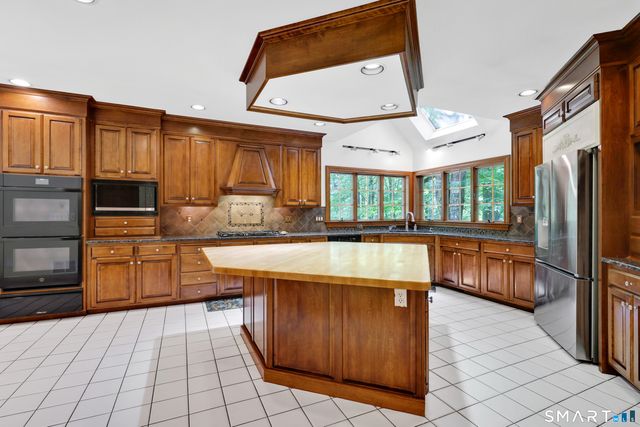 3 Eton Place, Farmington, CT 06032