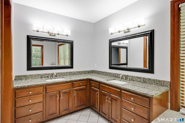 3 Eton Place, Farmington, CT 06032