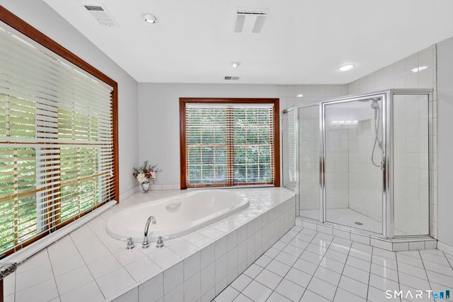 3 Eton Place, Farmington, CT 06032