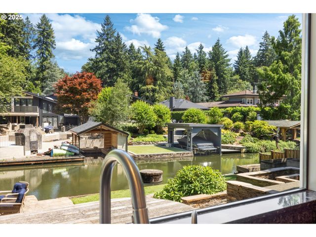 17810 SARAH HILL Ln, Lake Oswego, OR 97035