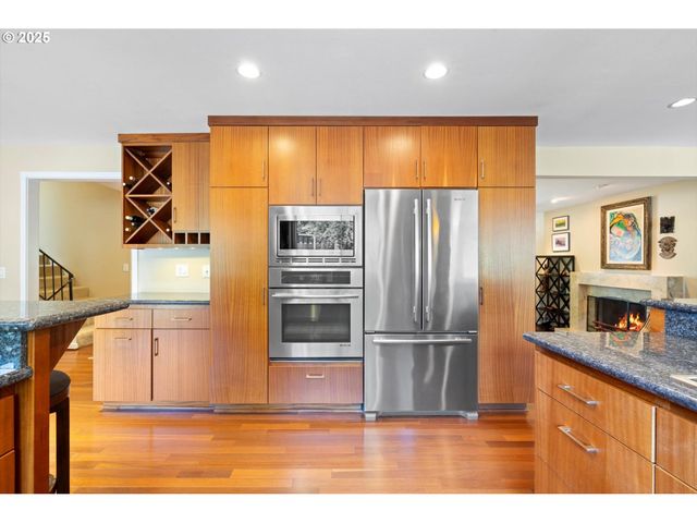 17810 SARAH HILL Ln, Lake Oswego, OR 97035