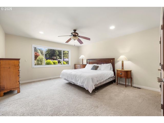 17810 SARAH HILL Ln, Lake Oswego, OR 97035