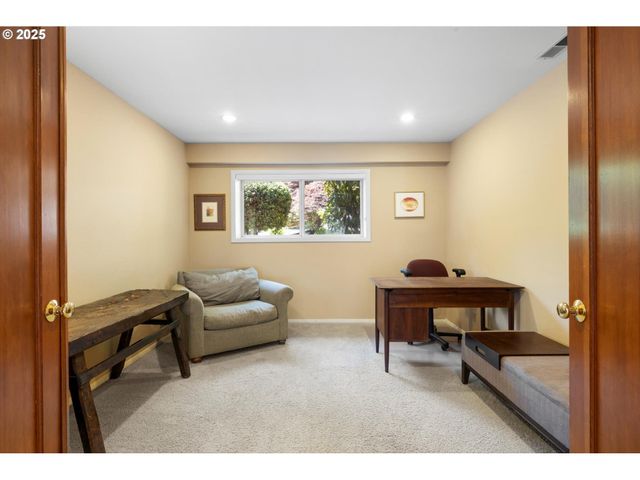 17810 SARAH HILL Ln, Lake Oswego, OR 97035