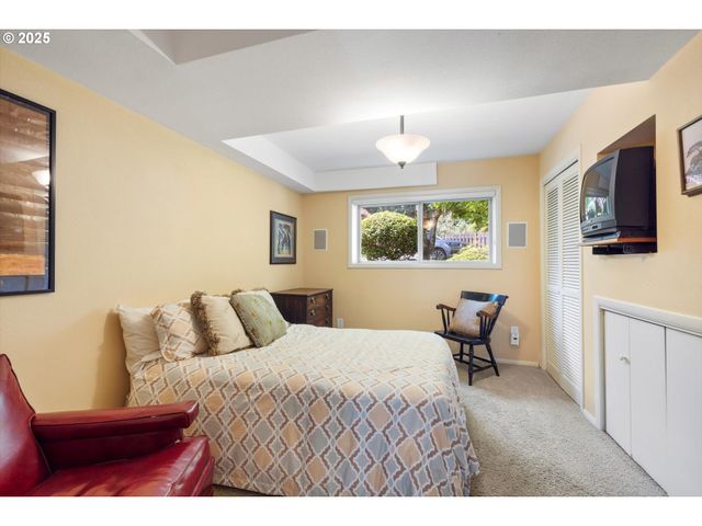 17810 SARAH HILL Ln, Lake Oswego, OR 97035