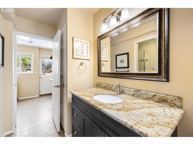 17810 SARAH HILL Ln, Lake Oswego, OR 97035