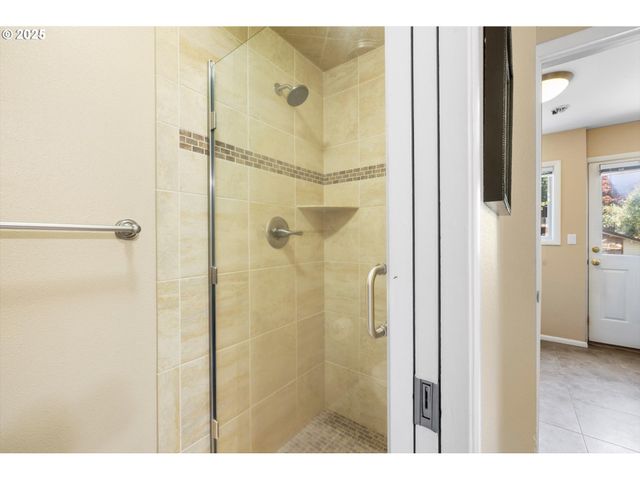 17810 SARAH HILL Ln, Lake Oswego, OR 97035