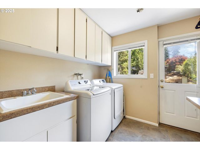 17810 SARAH HILL Ln, Lake Oswego, OR 97035