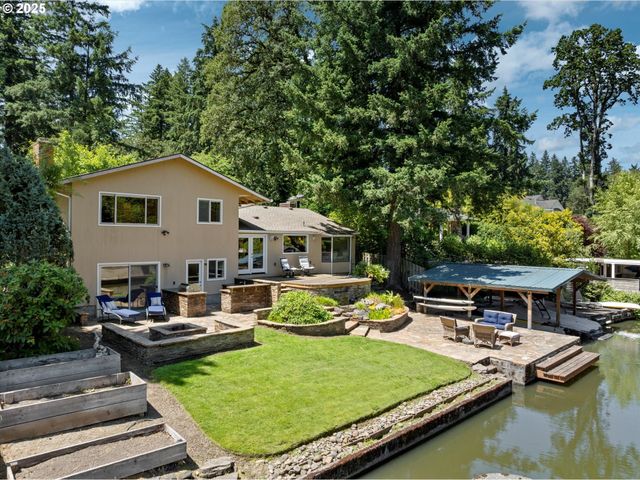 17810 SARAH HILL Ln, Lake Oswego, OR 97035